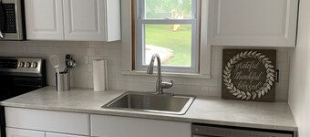 Historic Main Street Cottage