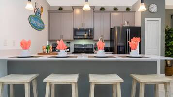 Apartment | 5 bilik tidur, meja, kalis bunyi, Internet