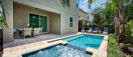 House | 8 bedrooms, Internet