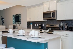 2 bedrooms, in-room safe, desk, soundproofing - Gorgeous 2 Bedroom Apartment Close to Disney 305 3191 (Kissimmee)