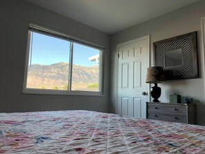 3 bedrooms, WiFi - Rooms with a (Mountain) View! (Pleasant Grove)