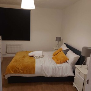 Apartemen | 2 kamar tidur, setrika/meja setrika, Wi-Fi gratis, dan seprai linen