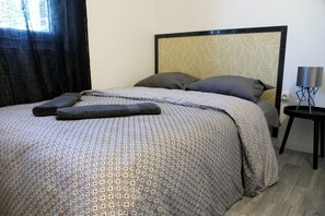 1 chambre, fer et planche à repasser, Wi-Fi, draps fournis