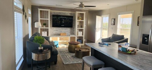 Brand New! Spacious mobile home!