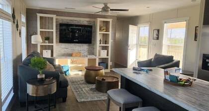 Brand New! Spacious mobile home!