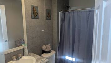 Miljövänliga toalettartiklar, handdukar, tvål och toalettpapper