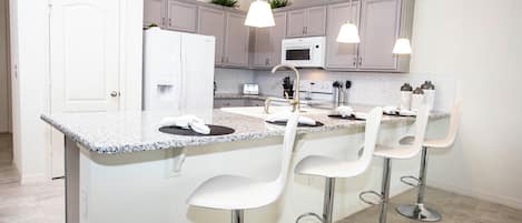 Apartment | 4 bedrooms, Internet