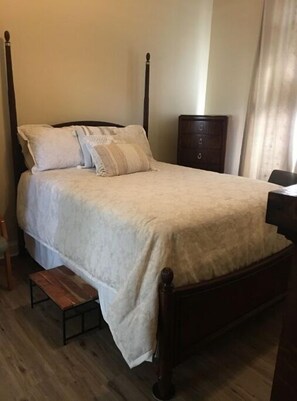 3 chambres, fer et planche à repasser, Wi-Fi, draps fournis