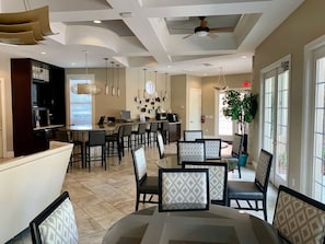 House | 5 bedrooms, desk, soundproofing, Internet