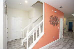 5 bedrooms, desk, soundproofing, Internet - Luxury 5Bd w Jacuzzi Pool Near Disney 5528 (Davenport)