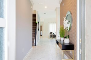 5 bedrooms, desk, soundproofing, Internet - Stunning Family Friendly 5 Bd w Pool Close to Disney Storey Lake 4242 (Kissimmee)