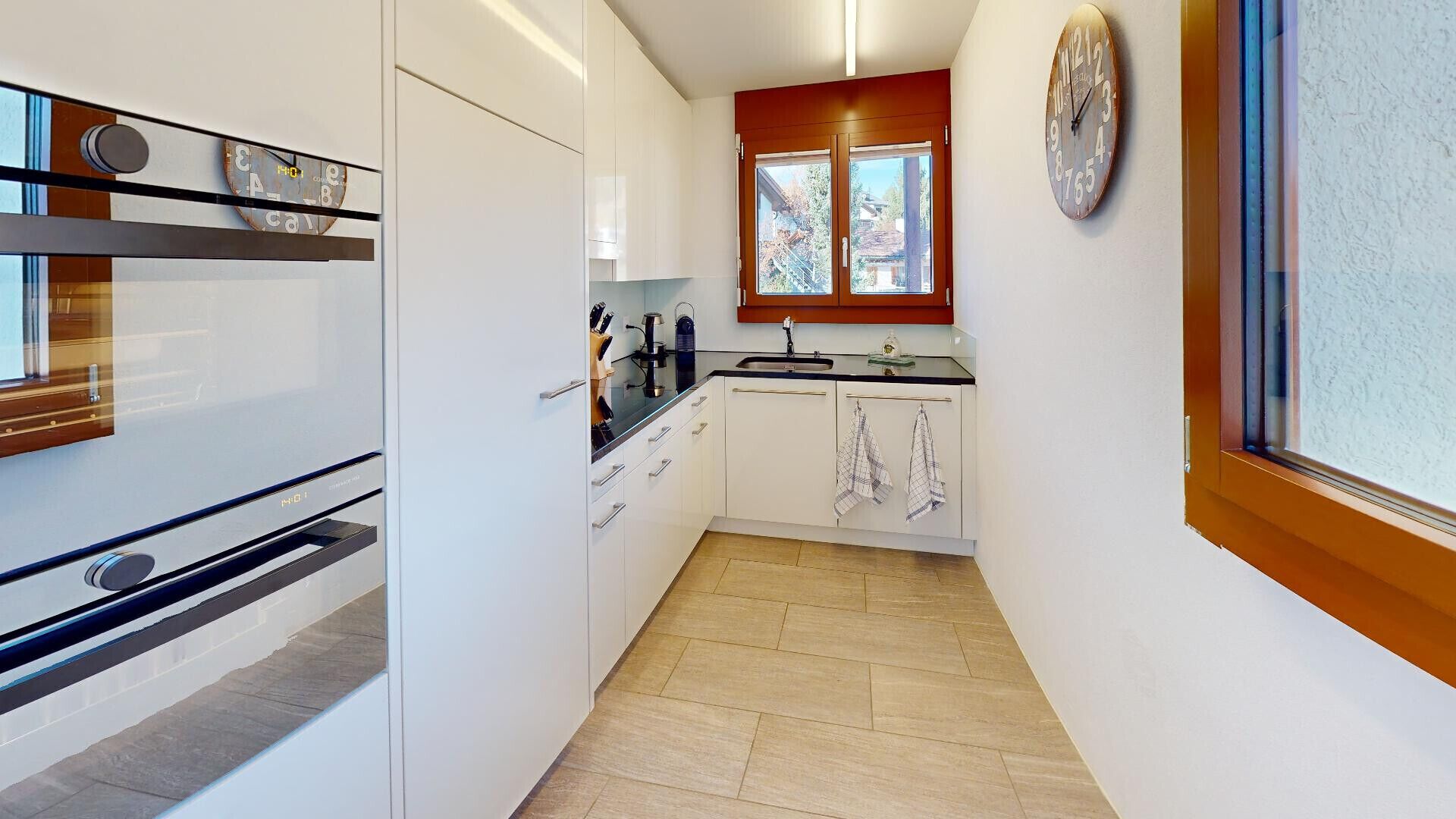 Fridge, oven, dishwasher, coffee/tea maker