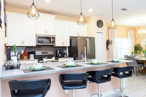 5 bedrooms, in-room safe, desk, soundproofing - Magnificent 5Bd w Pool Storey Lake 4800 (Kissimmee)