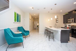 Apartment - Marvelous 5 Bedroom w Pool Close to Disney 4811 (Kissimmee)