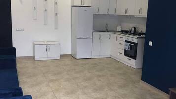 Una televisión de pantalla plana