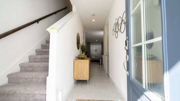House | 3 bedrooms, desk, Internet