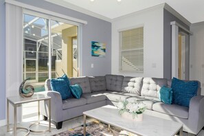 4 bedrooms, desk, soundproofing, Internet - Stunning 4 Bd w Pool Close to Disney Champions Gate 990 (Davenport)