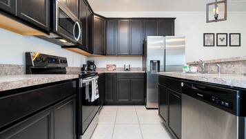 Apartment | 4 bedrooms, Internet