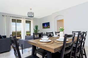 3 bedrooms, in-room safe, desk, soundproofing - Gorgeous 3Bd Close to Disney Champions Gate 993 (Davenport)