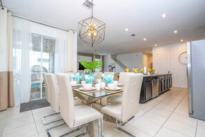 6 bedrooms, Internet