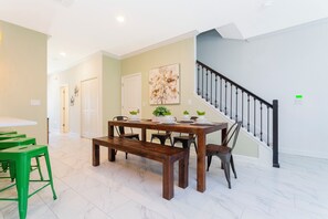 House - Gorgeous 5 Bd w Pool Close to Disney Champions Gate 948 (Davenport)