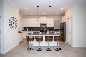 5 bedrooms, soundproofing, Internet - Fabulous 5 Bedrooms Close to Disney at Champions Gate Resort 8988 (Kissimmee)