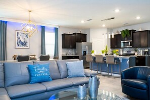 5 bedrooms, desk, Internet - Stunning 5Bd w Pool Close to Disney Solterra 7829 (Davenport)