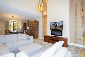 4 bedrooms, desk, soundproofing, Internet - Luxury 4 Bedroom Home Magic Village Resort 7487 (Kissimmee)