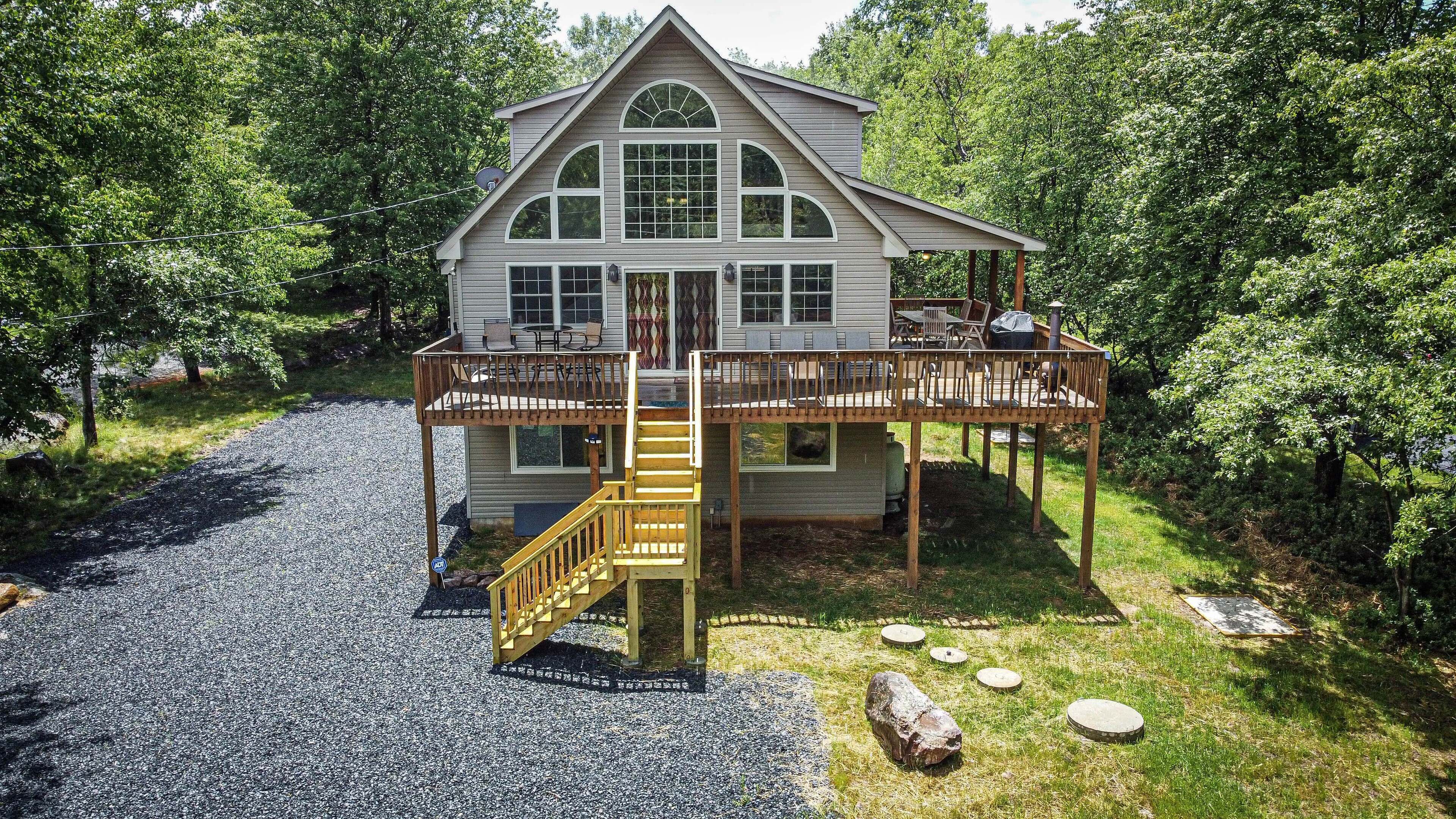 ~Starlight~ A Modern Twist on a Sprawling Chalet the ultimate getaway experience
