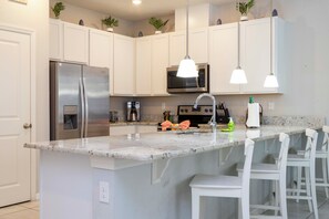 公寓 | 4 間臥室、網路服務