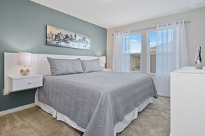 4 bedrooms, in-room safe, desk, soundproofing - Wonderful 4 Bed Close to Disney w Gameroom 5150 (Kissimmee)