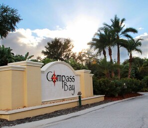 4 bedrooms, desk, soundproofing, Internet - Family Friendly 4 Bedroom Close to Disney in Orlando Area 5126a (Kissimmee)