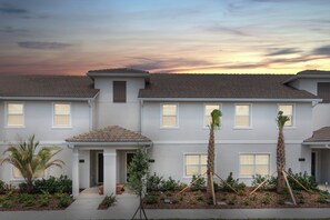 Exterior - Four Bedroom Close to Disney w Screened Pool Storeylake 4910 (Kissimmee)