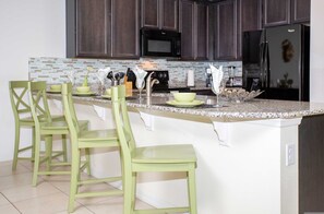 4 bedrooms, desk, soundproofing, Internet - Family Friendly 4 Bd w Gameroom Near Disney 5103 (Kissimmee)
