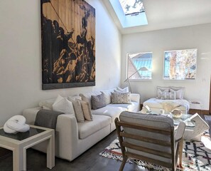 Fernseher, Kamin, Arbeitsbereiche