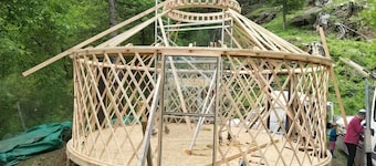 Yourte Dans les Pyrénées Nuit Étoilée
