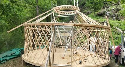 Yourte Dans les Pyrénées Nuit Étoilée