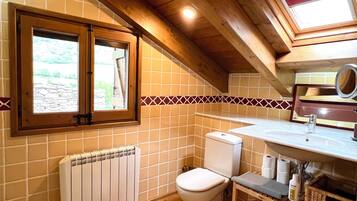 Dusch, hårtork, handdukar och tvål