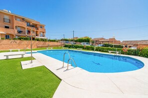 Pool - Cubo's El Faro Beach Apartment with Pool / sea views / close to beach / free wifi (Mijas Costa)