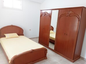 2 bedrooms, WiFi, bed sheets