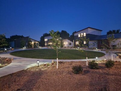 Bluffside Gardens Redbud Series Unit 7A - Pet Friendly