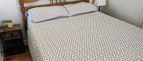 4 slaapkamers, een bureau, een strijkplank/strijkijzer, gratis wifi