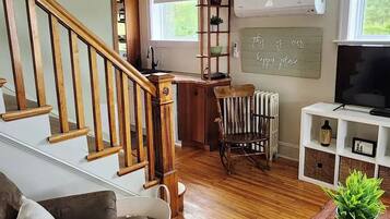 TV connectée, lecteur de DVD, livres, vidéothÚque