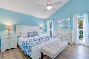 5 bedrooms, desk, iron/ironing board, free WiFi - Palm Paradise - Pet Friendly Home on Siesta Key w/ Large Heated Private Pool & Outdoor Area! (Sarasota)