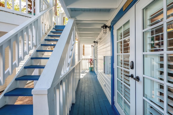 Exterior detail - Custom House Inn (Key West)