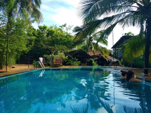 Pool - Athgira River Camping - Udawalawe - Standard Tent (Udawalawa)