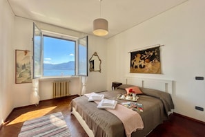 3 chambres, fer et planche à repasser, draps fournis