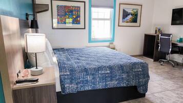 1 bedroom, desk, iron/ironing board, WiFi