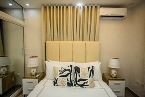 2 bedrooms, iron/ironing board, WiFi, bed sheets - Stylish Luxury • Balcony • Fast WiFi• Parking (Santiago De Los Caballeros)