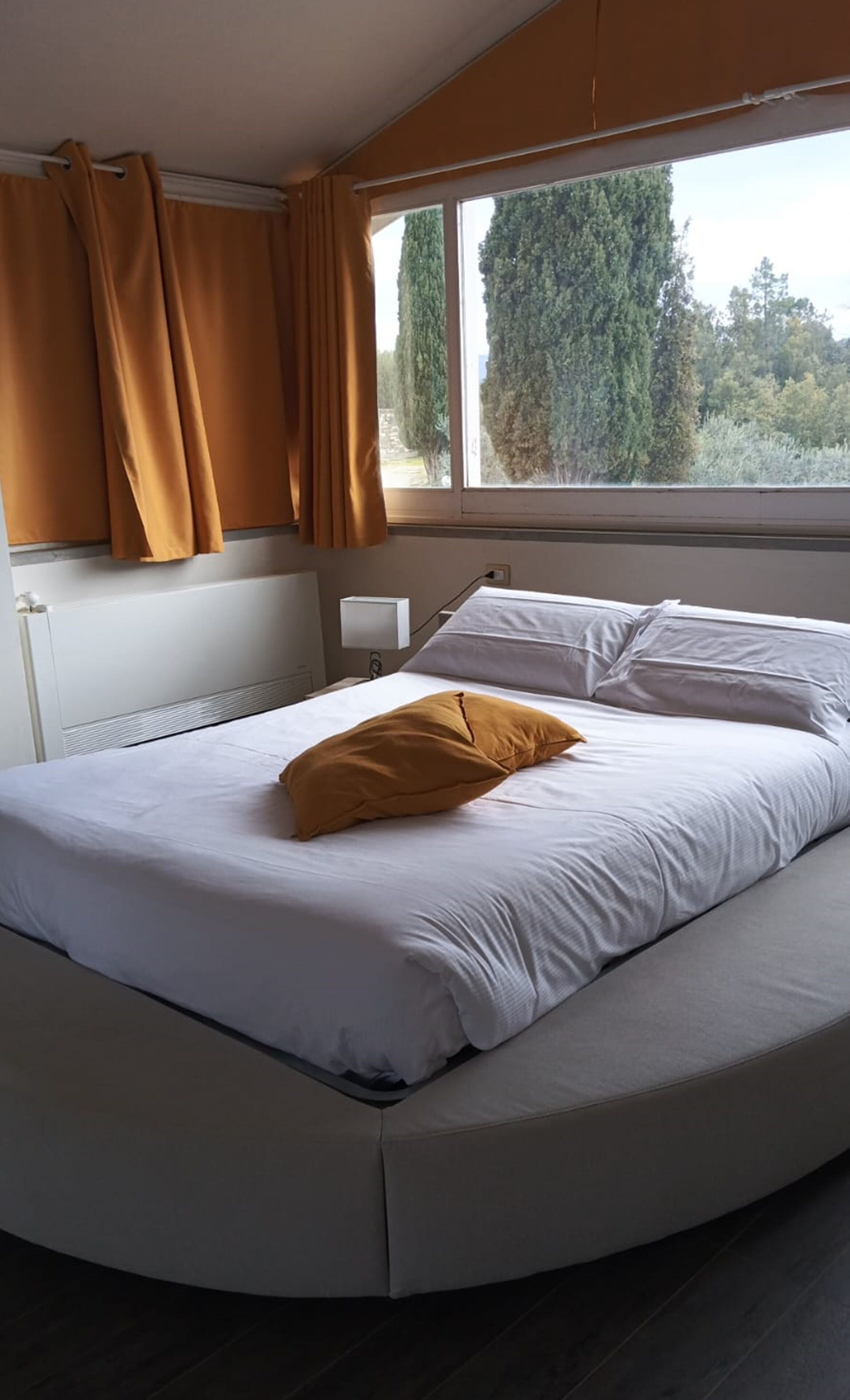 Family Studio Suite, 1 Bedroom, Hot Tub, Garden View | Premium bedding, down comforters, in-room safe, desk